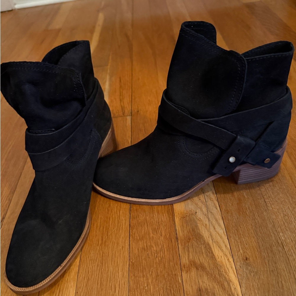 UGG Black Ankle Boots NEW 8
